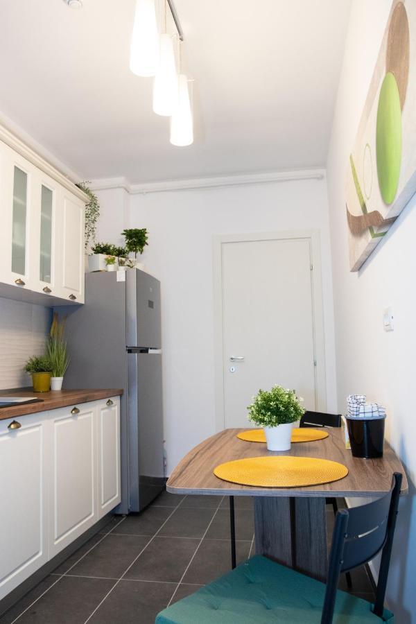 Lazo Two Room- Luxury Apartment 부쿠레슈티 외부 사진