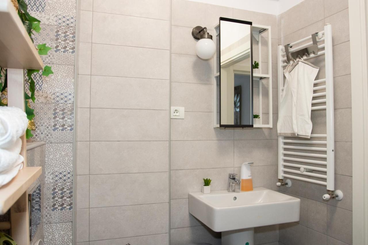 Lazo Two Room- Luxury Apartment 부쿠레슈티 외부 사진